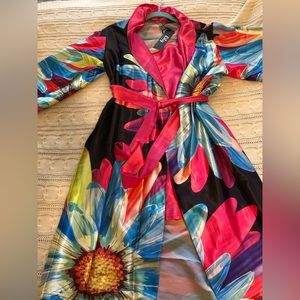Brand new with tags, slip-gown/kimono set 🌺
